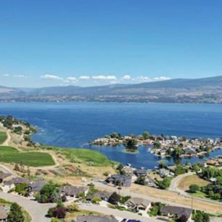 Lake View Yellow House By Winary Resort West Kelowna Extérieur photo